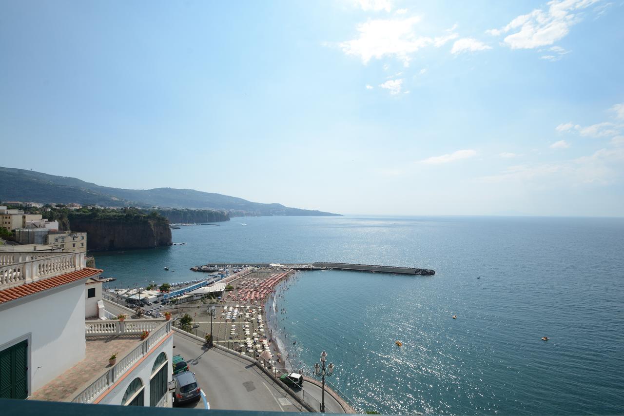 Panorama Palace Hotel Meta